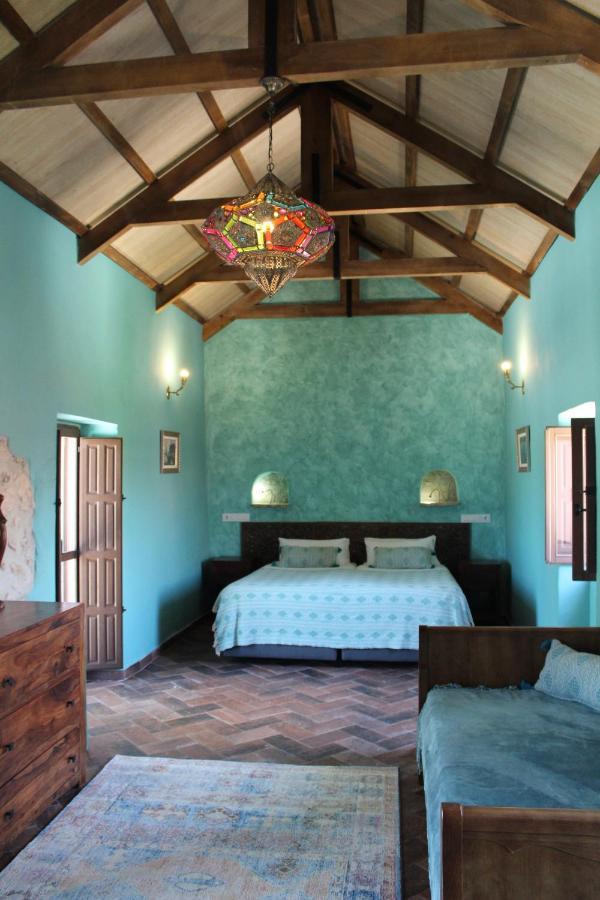 Room In Villa - Beautiful Accommodation At The Heart Of Andalusia Puente Genil Bagian luar foto